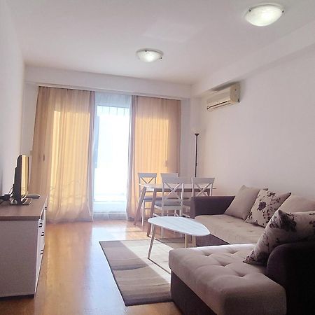 Apartments Svetlana บุดวา ภายนอก รูปภาพ