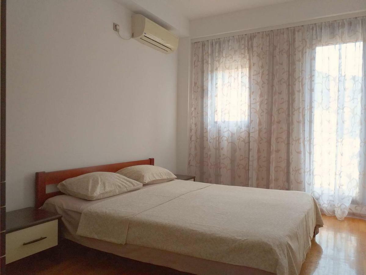 Apartments Svetlana บุดวา ภายนอก รูปภาพ